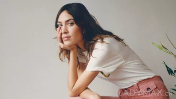 最高处罚或被判入狱！英国要求时尚博主注明广告合作