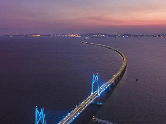 人民日报评论员：抓住大机遇　建好大湾区