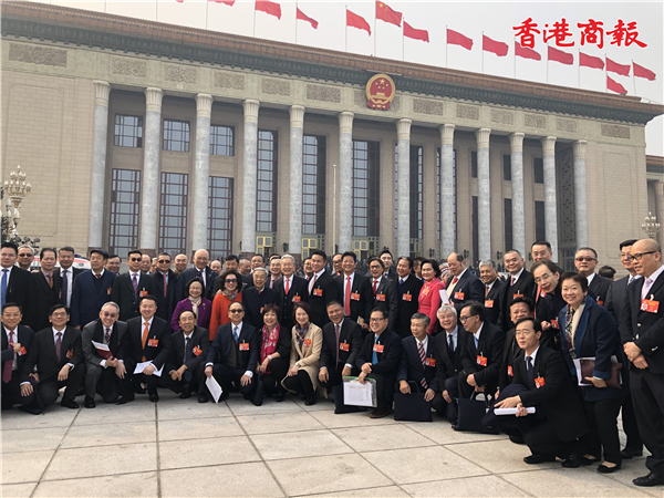 【今日会图】政协开幕，商报记者在现场！