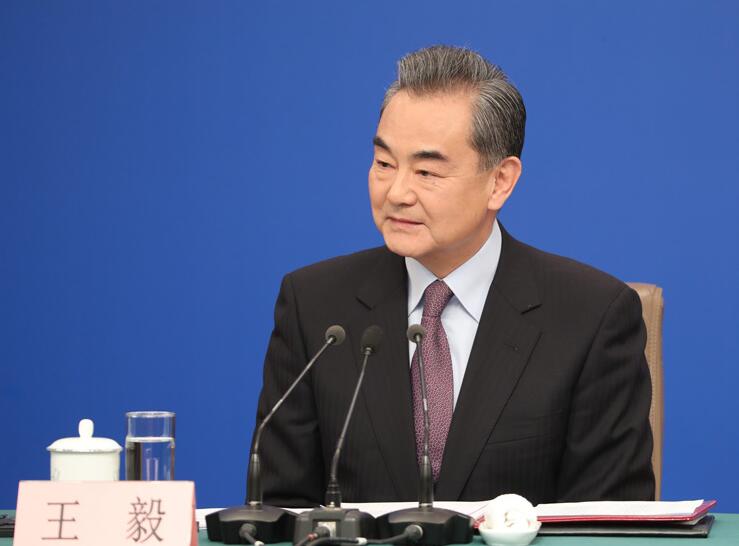 王毅谈华为和孟晚舟案：支持企业和个人不当“沉默的羔羊”