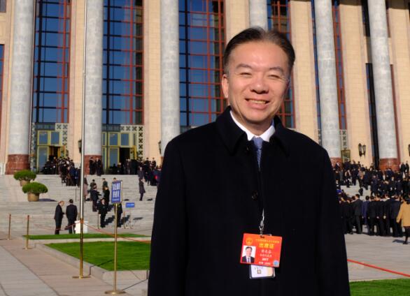 黃友嘉：善用港實驗田有序開放金融市場