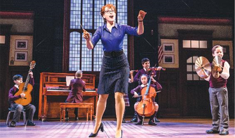 挑战传统演出淡季，《摇滚学校》创罕见佳绩