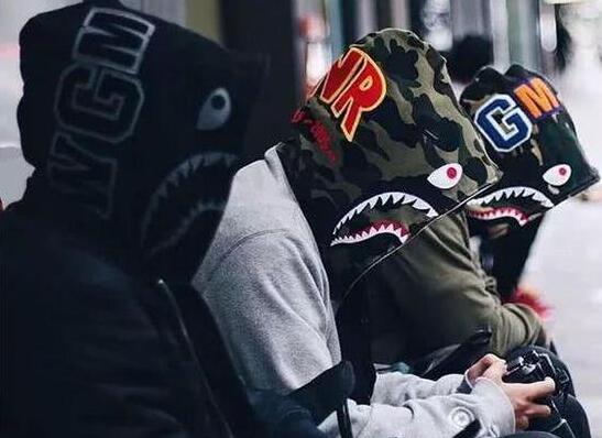 想找女朋友，这里的卫衣搭配最好快点学会