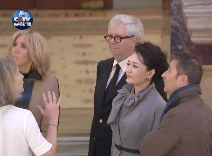 彭麗媛參觀法國巴黎歌劇院