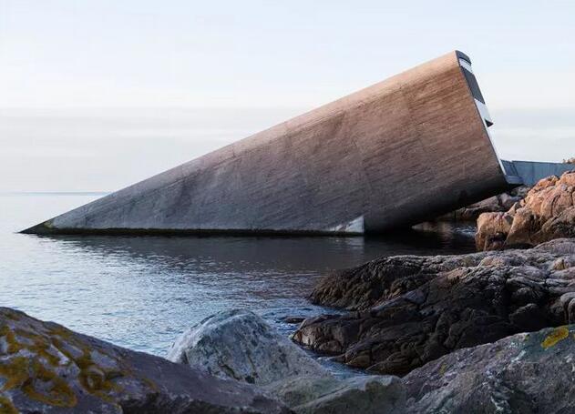 全球第一水下餐厅是根混凝土管？3000一餐 竟然有7000人抢着去！