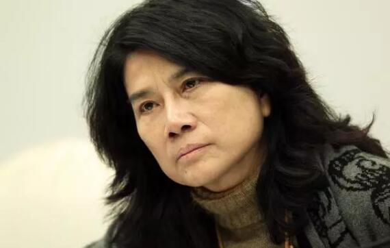 “我钱不多”，董明珠：到底有多少钱？她能入主格力吗？