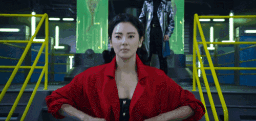 敞开胸怀迎春天 内衣外穿这波操作你敢不敢