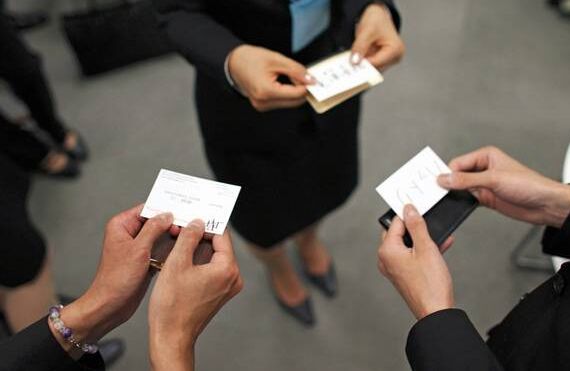 艺术家成名首要靠人脉，创意是其次？一篇研究发现艺术圈最现实真相