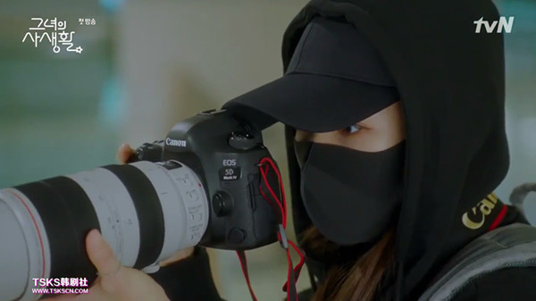 《她的私生活》：当流量明星的站姐，是什么体验