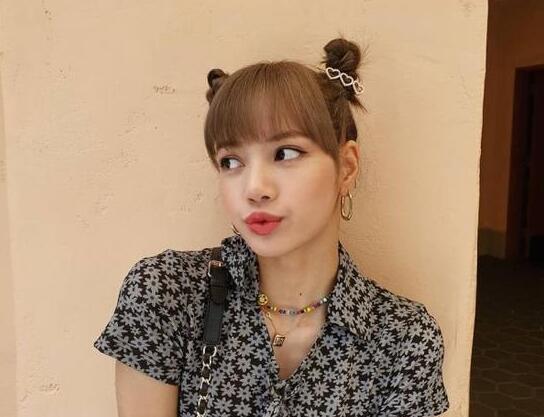 女明星们偏爱的显瘦单品是？