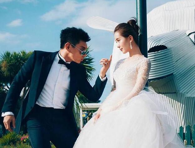 吴奇隆当爸微博报喜：小朋友来报到 母子平安