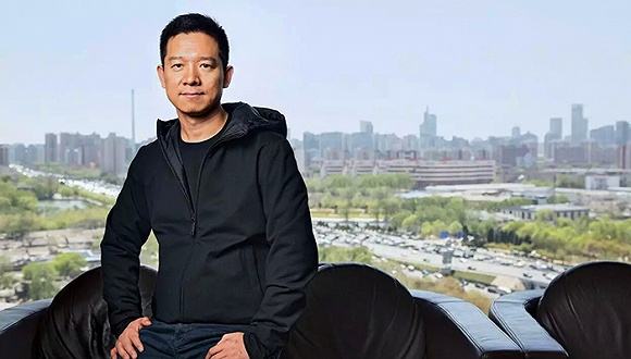 贾跃亭跑路700天：从“下周回国”到不问归期