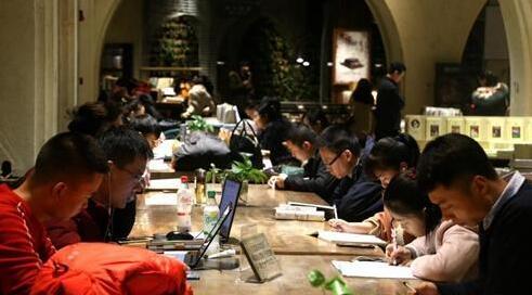 数字阅读带来便利 碎片化内容真能“长知识”吗？