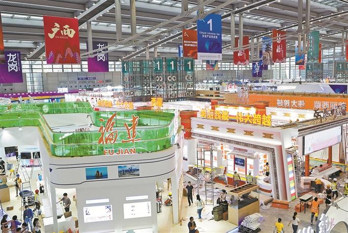 打造国际一流展会品牌 助力文化产业创新发展 ——访深圳市委常委、宣传部部长李小甘