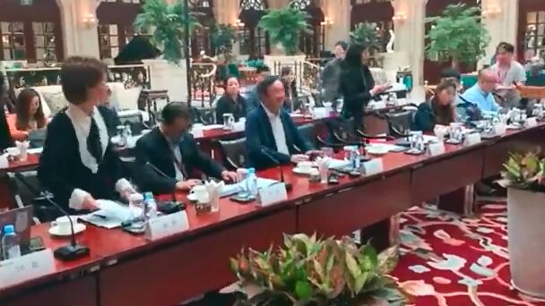 任正非回应热点问题有底气够硬气！网友点赞