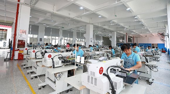 从代工到自建工厂，李宁首次布局体育用品生产环节