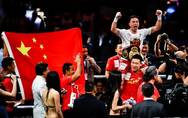 徐灿的拳有份量！中国拳击胜日本