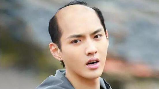 逛奢侈品店，穿什么最不容易被歧视？