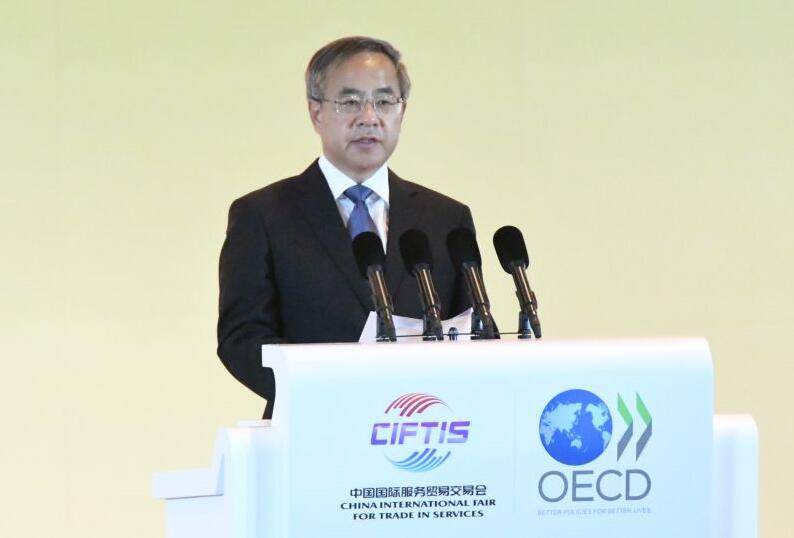 胡春华：中国服务业去年利用外资规模达918.5亿美元 扩大开放系列措施正在加速落地