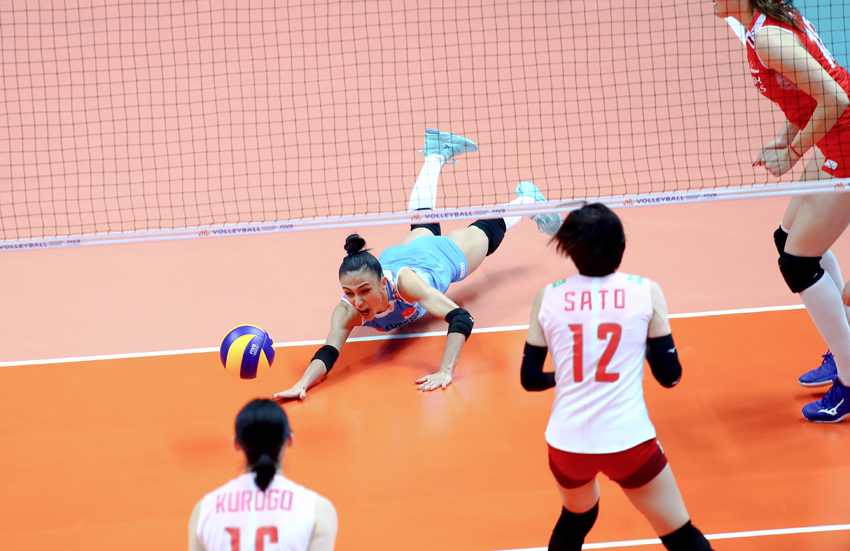 惨！女排世界第一遭对手逆转 世联赛仅剩两队保持不败