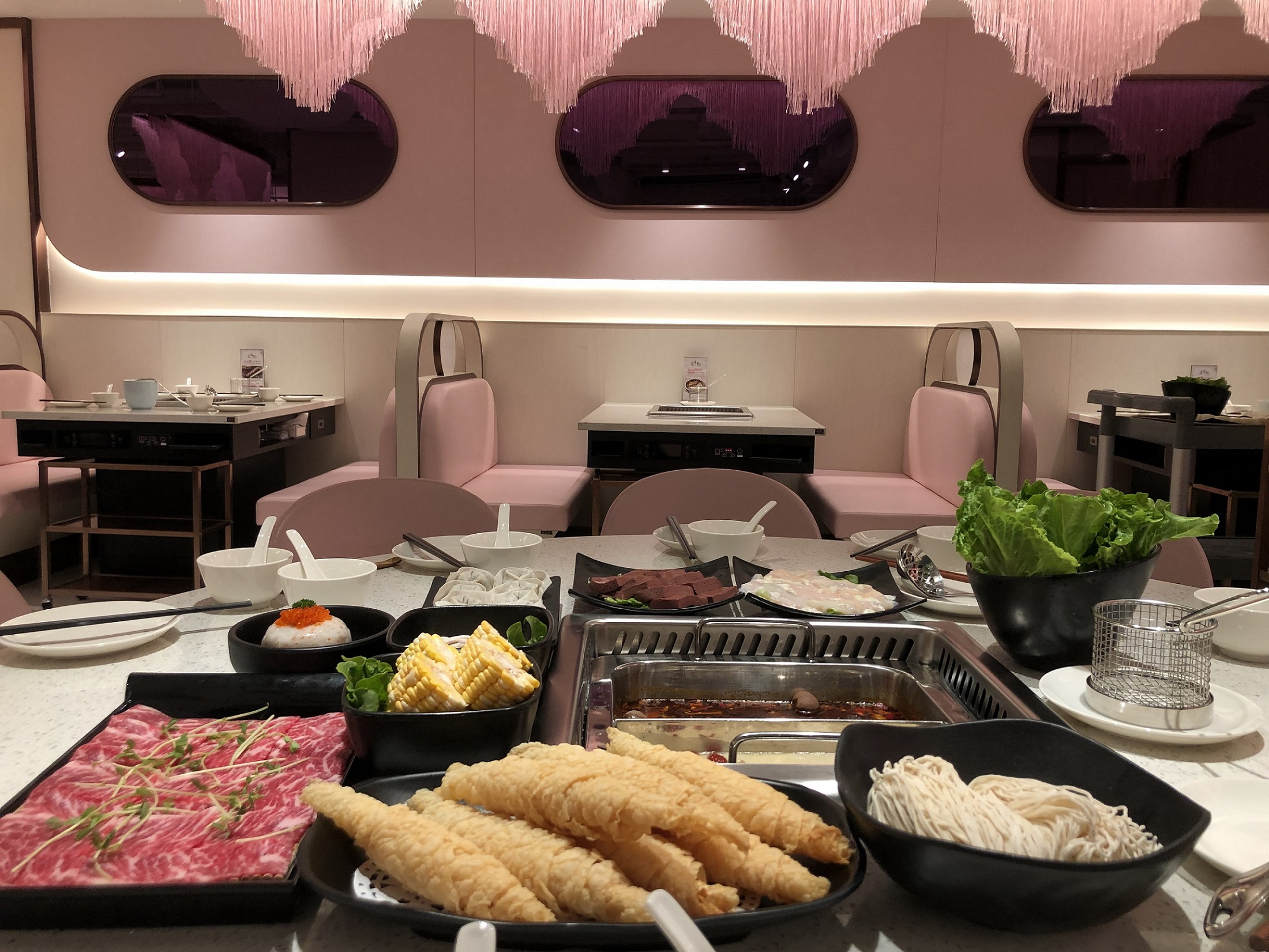 星洲火鍋店 主打養顏鍋