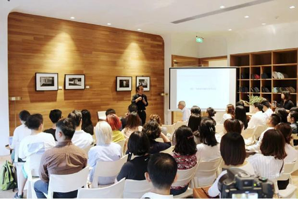 不锈钢兔子卖6.2亿元、小便池成展品！你真的懂当代艺术吗