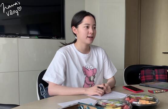 倪妮、林允同款优衣库限量T恤遭疯抢 你怎么看？