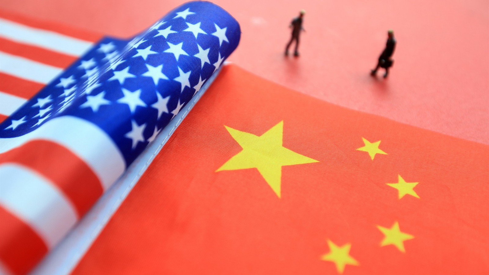 人民日报评美国一些人的战略迷误：逆经济全球化潮流而动