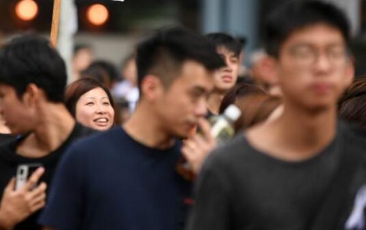 李力持奉勸年輕人「唔好再被人誤導」