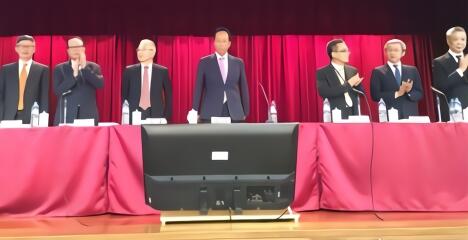 郭台铭正式卸任鸿海董事长