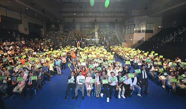 冀港回歸理性 聚焦民生 千人「愛港愛講愛唱」傳遞正能量