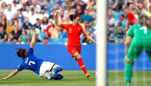 中国女足结束世界杯返京 难掩失落之情连叹遗憾