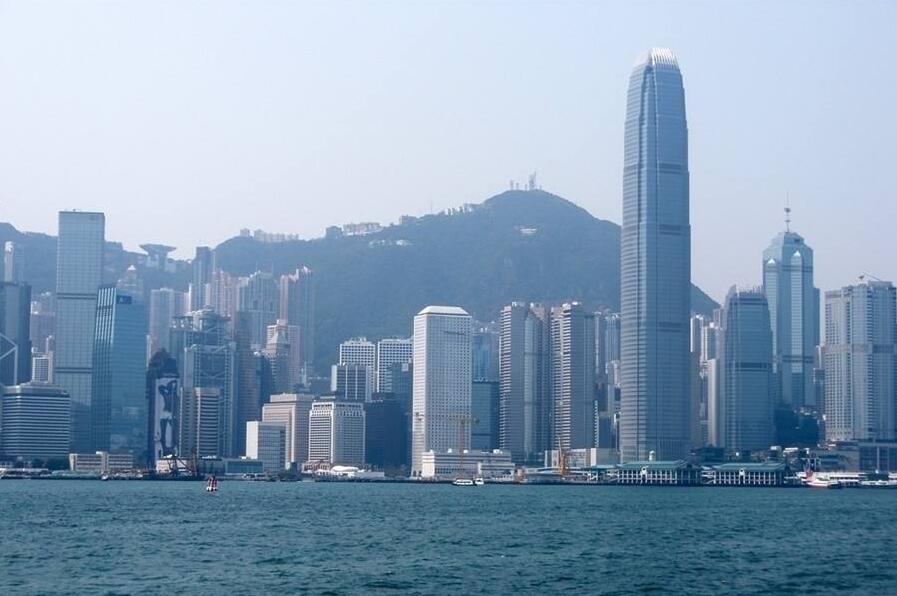 回歸22年成就巨大 香港凝心聚力再出发——香港各界人士紛紛表示支持特區政府依法施政，全力发展經濟