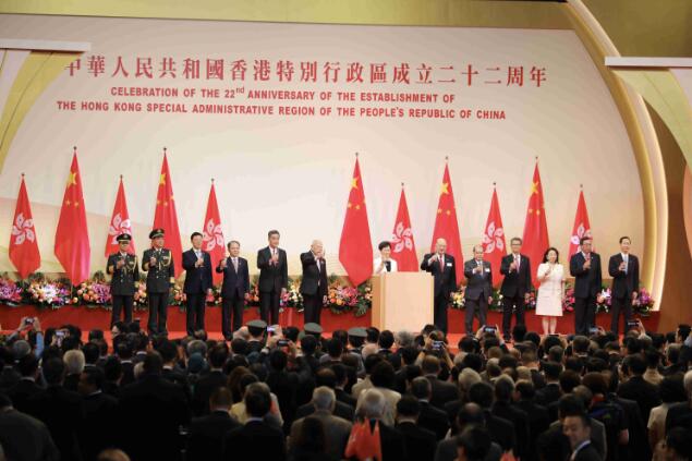 香港各界撐特首 樂見開放包容施政