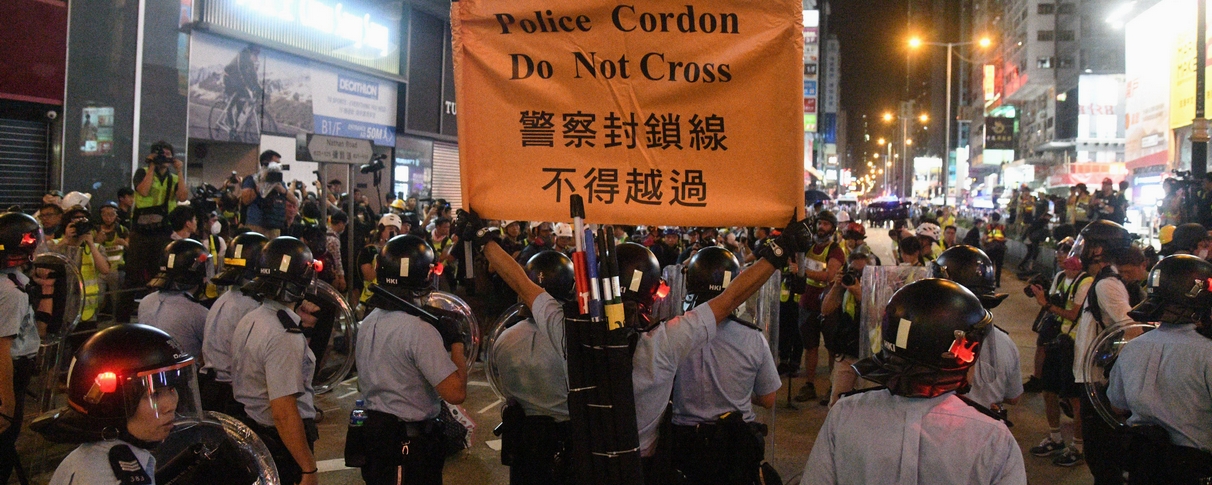 旺角非法集會釀衝突 港府：表達意見須守法