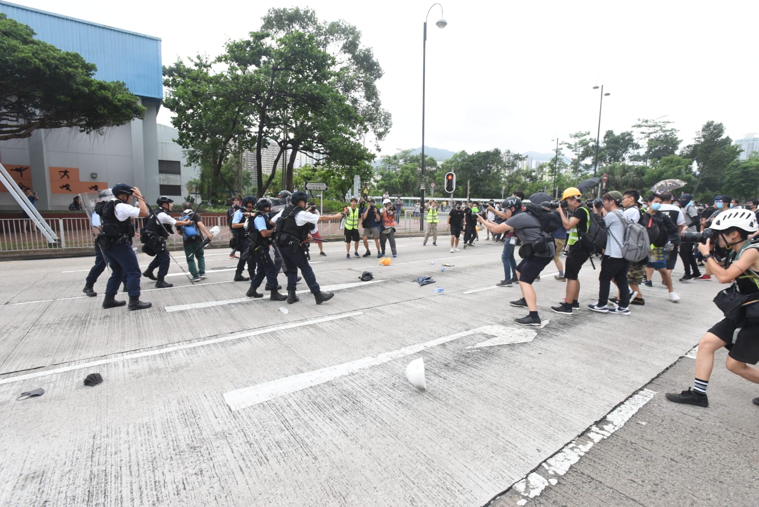 【商報時評】警惕有人利用「遍地開花」 火中取栗
