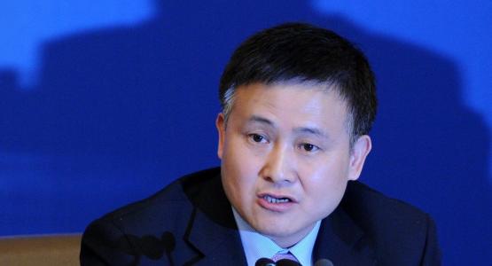 潘功勝：要積極穩妥推進人民幣國際化進程