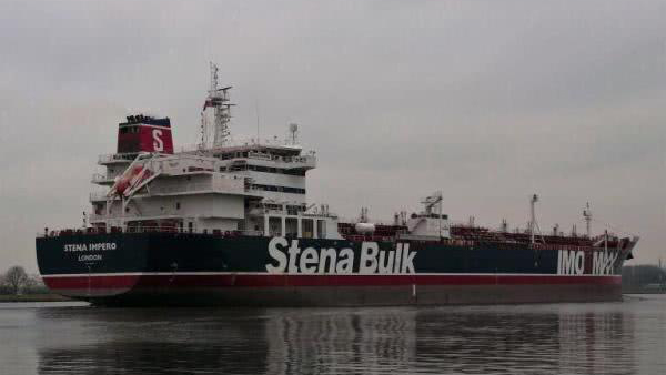 伊朗扣英国油轮直指“违规” 海湾局势再添阴云