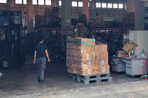 蔡「隨扈」走私遭聲押 兩官員引咎辭職 涉案人員稱係「慣例」