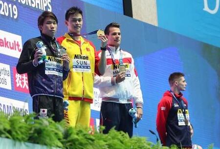 如何看待孙杨两度遭遇无礼举动