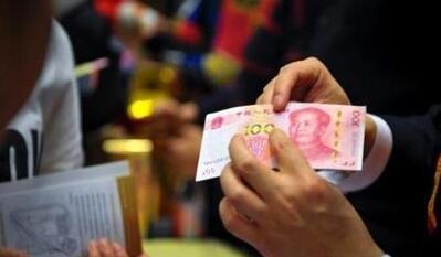 內地居民人均收入增近60倍