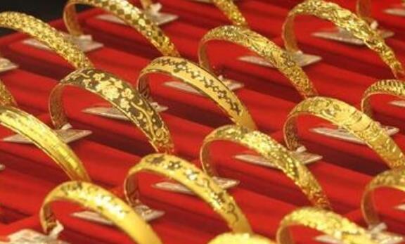 黃金又現暴漲!它還能飛多久?