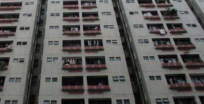 7月公屋買賣量價跌逾三成