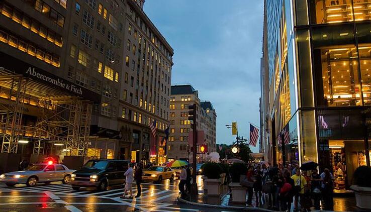 人民日报钟声：美国公司倒闭怨不得中国