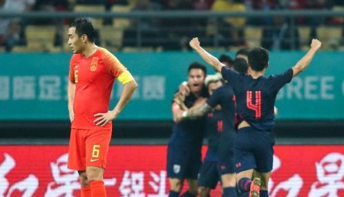 足协换班 中国足球站上又一个十字路口