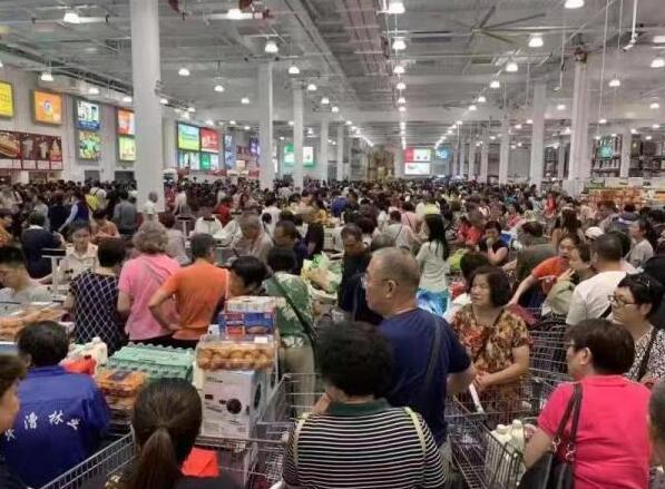 Costco上海火爆開業 門店負責人連稱“超出預期”