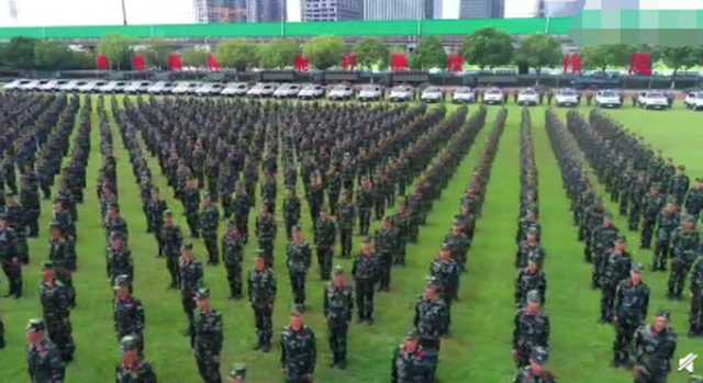 威武！深圳武警公安联合演练处置暴乱