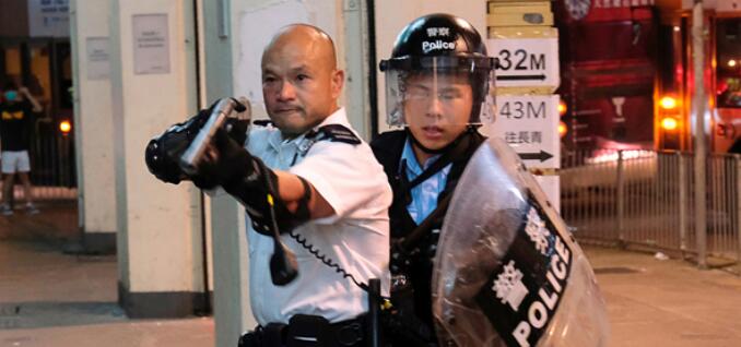 豈能再向警察潑髒水