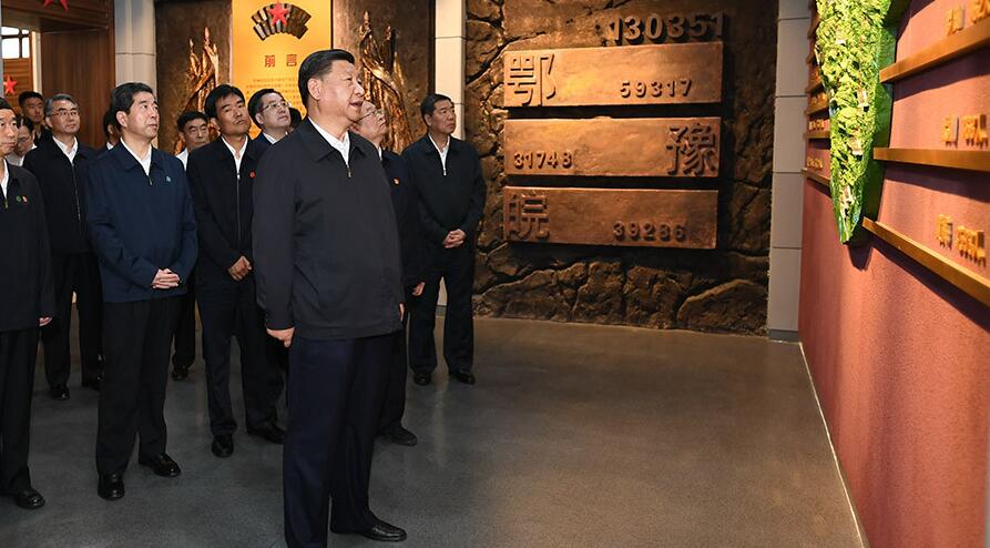 习近平在河南考察时强调 坚定信心埋头苦干奋勇争先 谱写新时代中原更加出彩的绚丽篇章