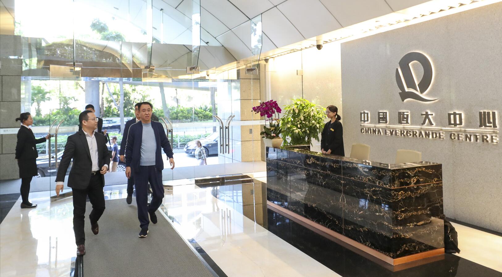 许家印视察恒大在港首个住宅项目